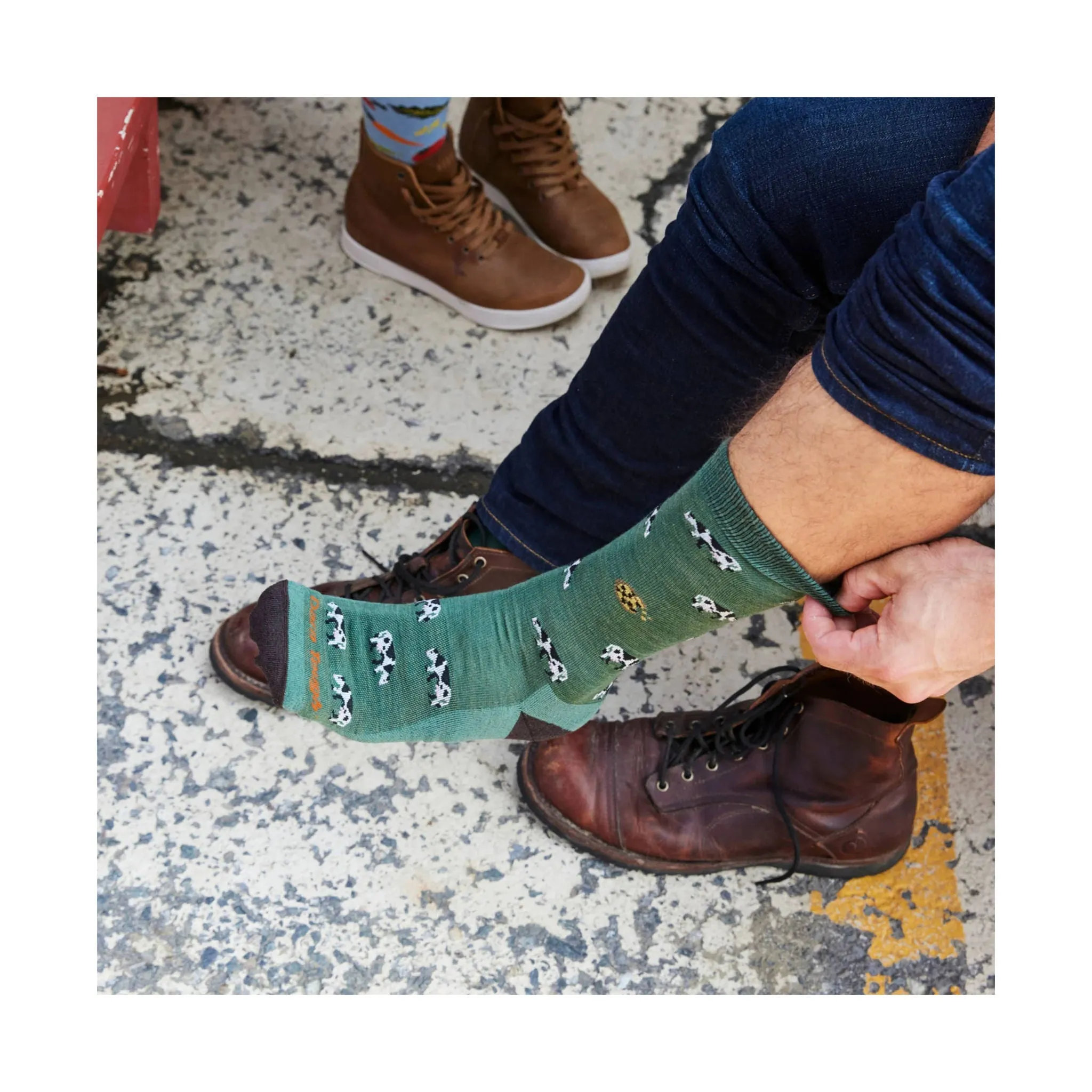 Darn Tough Vermont Men's Dairy Air Crew Lightweight Lifestyle Sock - Pasture