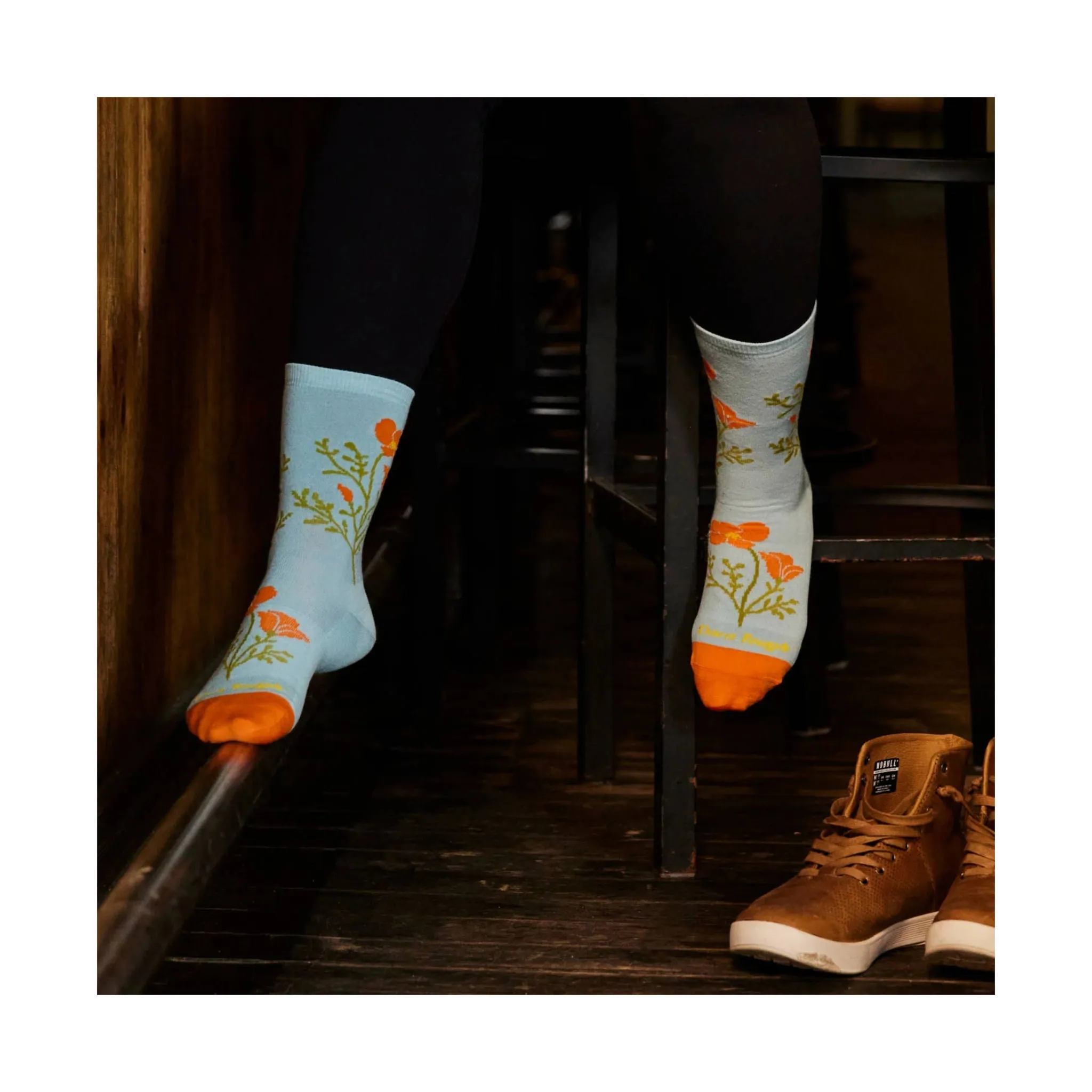 Darn Tough Vermont Women's Blossom Lightweight Lifestyle Crew - Glacier