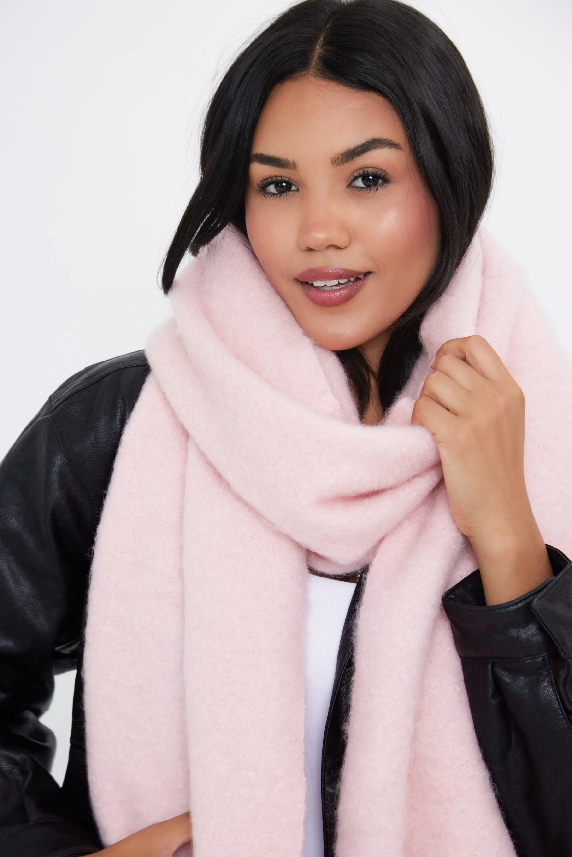 Oversized Chunky Blanket Scarf in Baby Pink