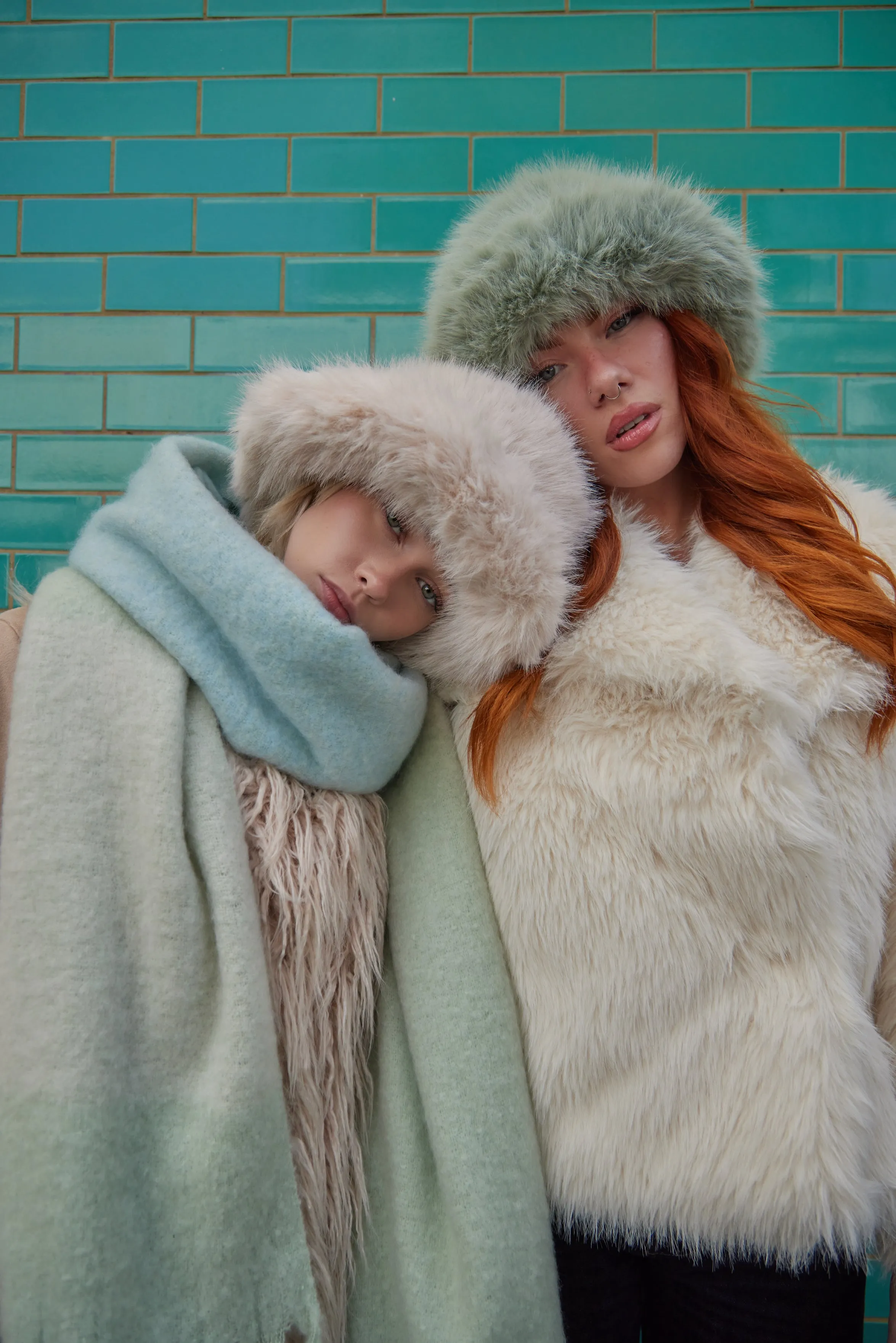 Oversized Fuzzy Fur Bucket Hat in Cream