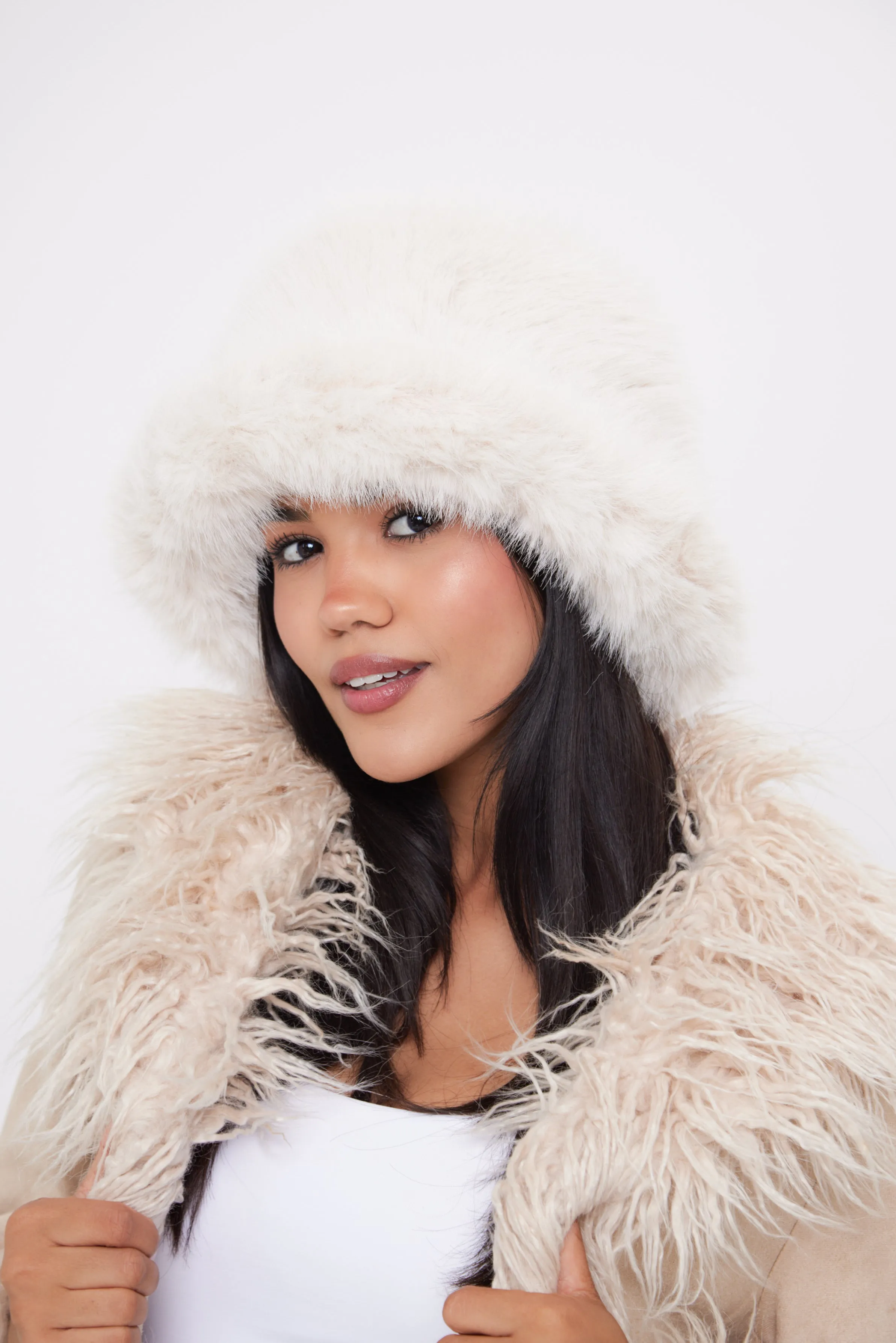 Oversized Fuzzy Fur Bucket Hat in Cream