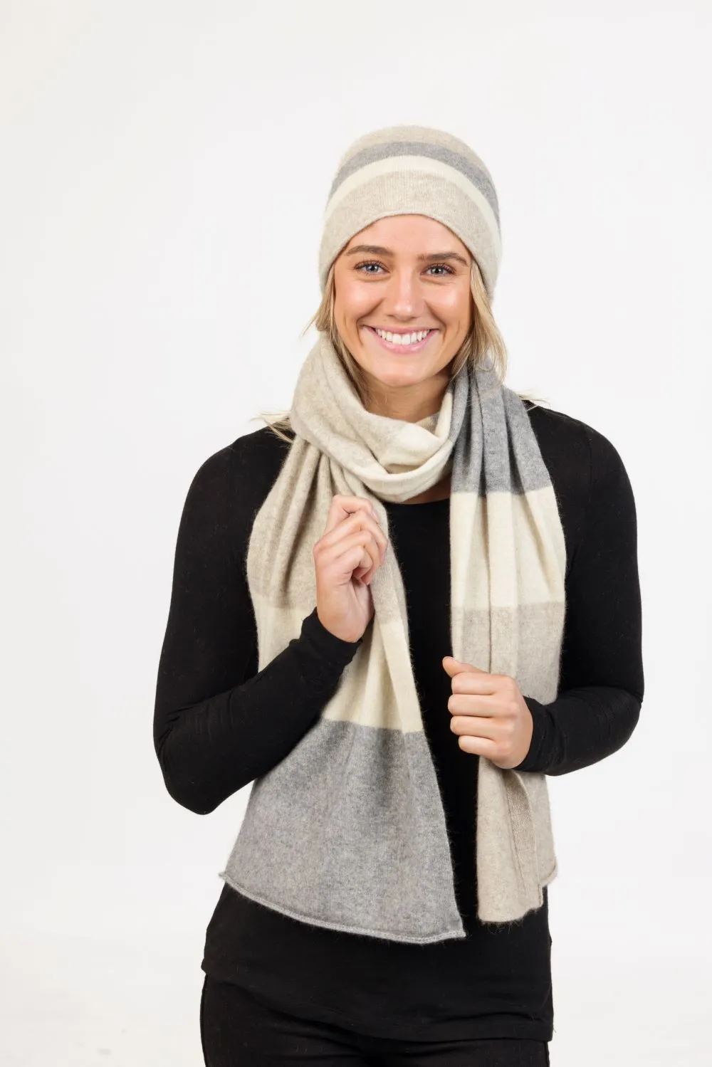 TRAVEL SCARF